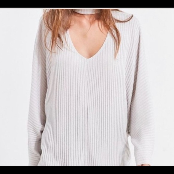 Urban Outfitters Sweater - Picture 4 of 9